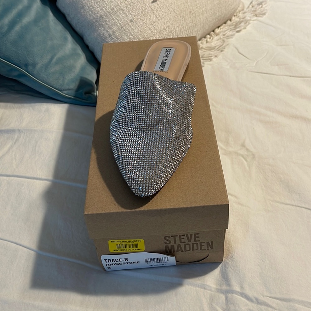 STEVE MADDEN RHINESTONE FLATS